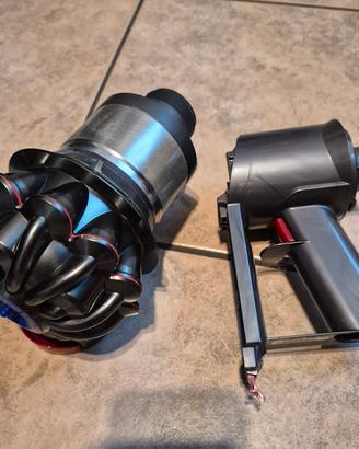 Dyson V8