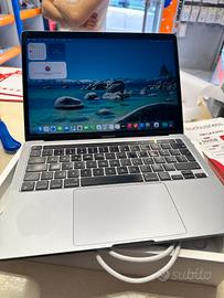 MacBook Air 13” M3 – 8GB RAM / 256GB SSD