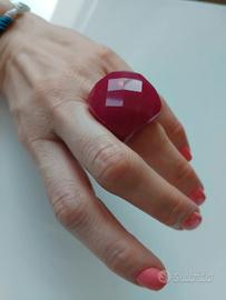 Anello grande rosso effetto agata – pietra lavorat