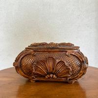 Portaoggetti in legno intarsiato