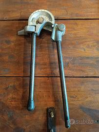 Curvatubi  in acciaio per tubi fino a  12 mm