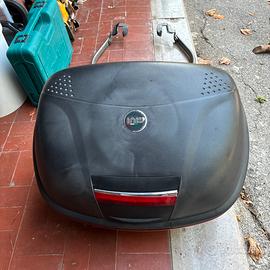 Bauletto Givi per moto con staffe