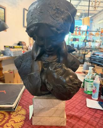 Maternità scultura