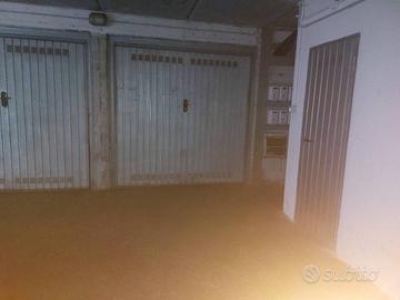 Box / Garage di 13 m² a Parma