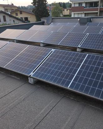Impianto fotovoltaico 4,76 kWp – 14 panel;Inverter
