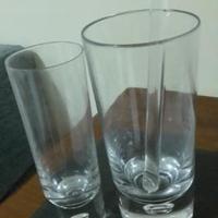 Bicchieri di cristallo con caraffa