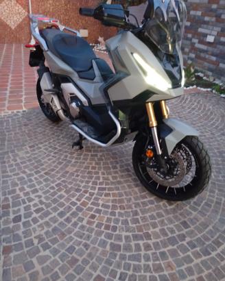 Honda xadv 750 aprile 2025 km 7000 zero sinistri