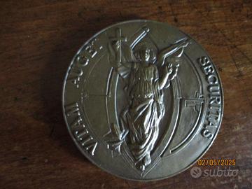 Medaglione Cattolica Assicurazioni