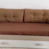 Letto doppio a scomparsa nuovo + materassi.