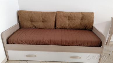 Letto doppio a scomparsa nuovo + materassi.
