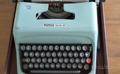 Macchina da scrivere Olivetti Studio 44