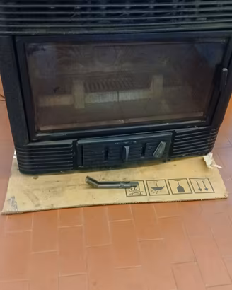 Camino ventilato a inserto per camino aperto