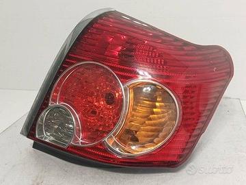 Faro posteriore sinistro Toyota