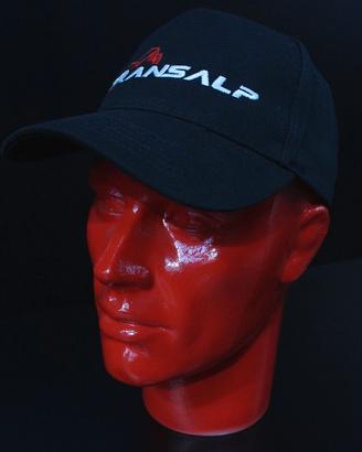 Cappellino ricamato TRANSALP in cotone nero .
