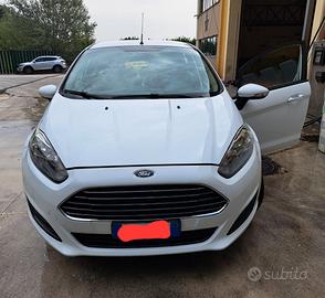 Ford fiesta 1.400 benzina/gpl