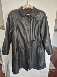 Cappotto in pelle nera