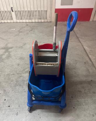 Carrelli professionali per pulizie