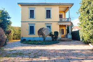 VILLA SINGOLA A MARCALLO CON CASONE