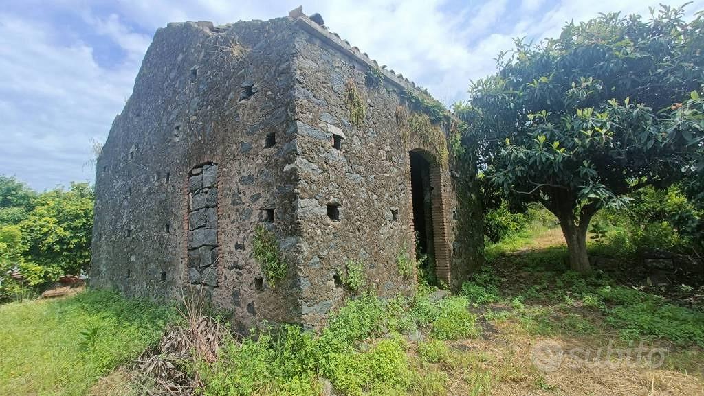 Rustico / Casale di 157 m² con 4 locali a Giarre - Vista 3