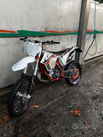 KTM EXC 250 leggere descrizione