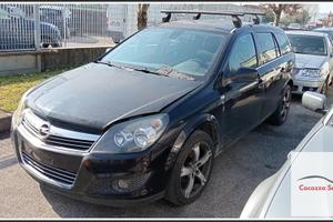 OPEL Astra H SW per ricambi