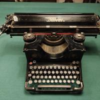 macchina da scrivere vintage