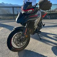 Benelli trk 702x con 765km
