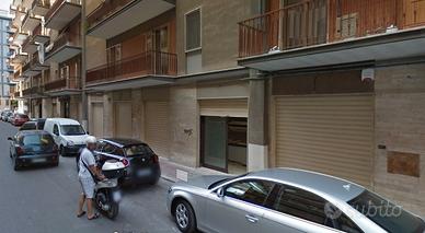 Ampio locale commerciale in centro