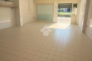 NEGOZIO A MELITO DI NAPOLI