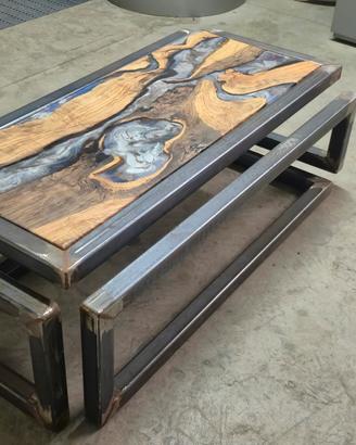 tavolino legno di ulivo e resina
