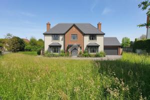 TER. RESIDENZIALE A BESANA IN BRIANZA