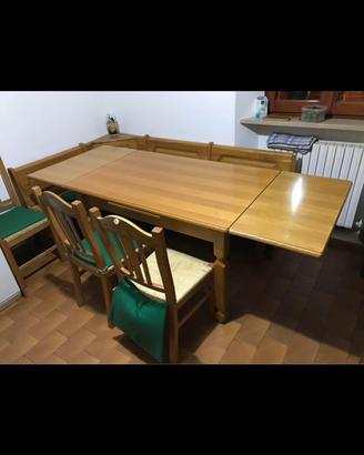 Cassapanca angolare con tavolo allungabile e 3 sed