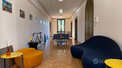 Studio con spazio disponibile per lavoro in team