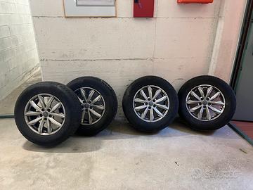 Cerchi in lega e gomme seminuove