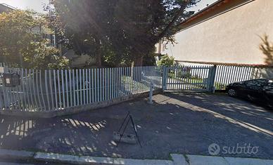 Ampio Box 23mq Via Cesare Battisti Gandino