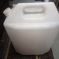 Tanica in plastica da 30 L.