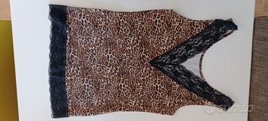 canottiera leopardata con pizzo