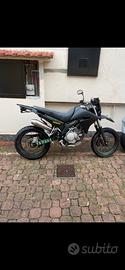 Xt 125 Plastiche, sella , serbatoio