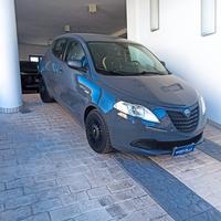 Lancia Ypsilon 1.2 69 CV 5 porte elefantino
