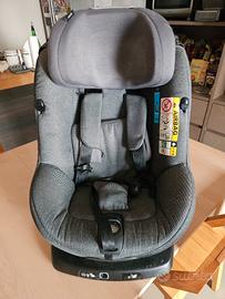 Seggiolino auto Bebè Confort axissFix girevole