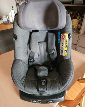 Seggiolino auto Bebè Confort axissFix girevole