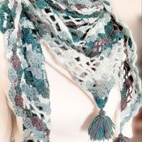 Scialle, sciarpa triangolare all'uncinetto con nap