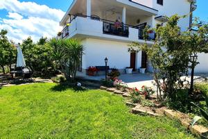 Casa Vacanze "Holiday House Aragona"