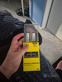 Set RAM Corsair VENGEANCE 32GB (2x16) COME NUOVO