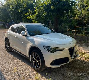 Alfa romeo Stelio 2.2 q4 210 cv