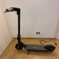 Monopattino elettrico Ninebot KickScooter G30 MAX