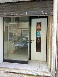 Locale commerciale per parrucchieri / estetiste