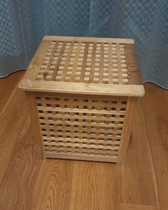 Puof quadrato in legno