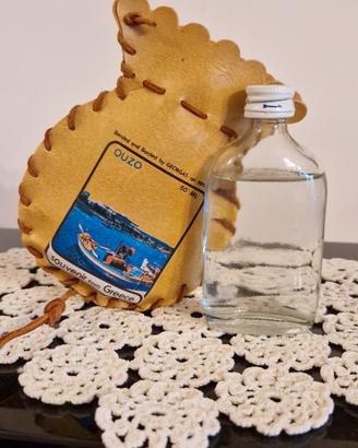 Bottiglietta originale di Ouzo greco. Sigillata. 