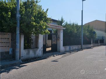 Villa con ampio giardino